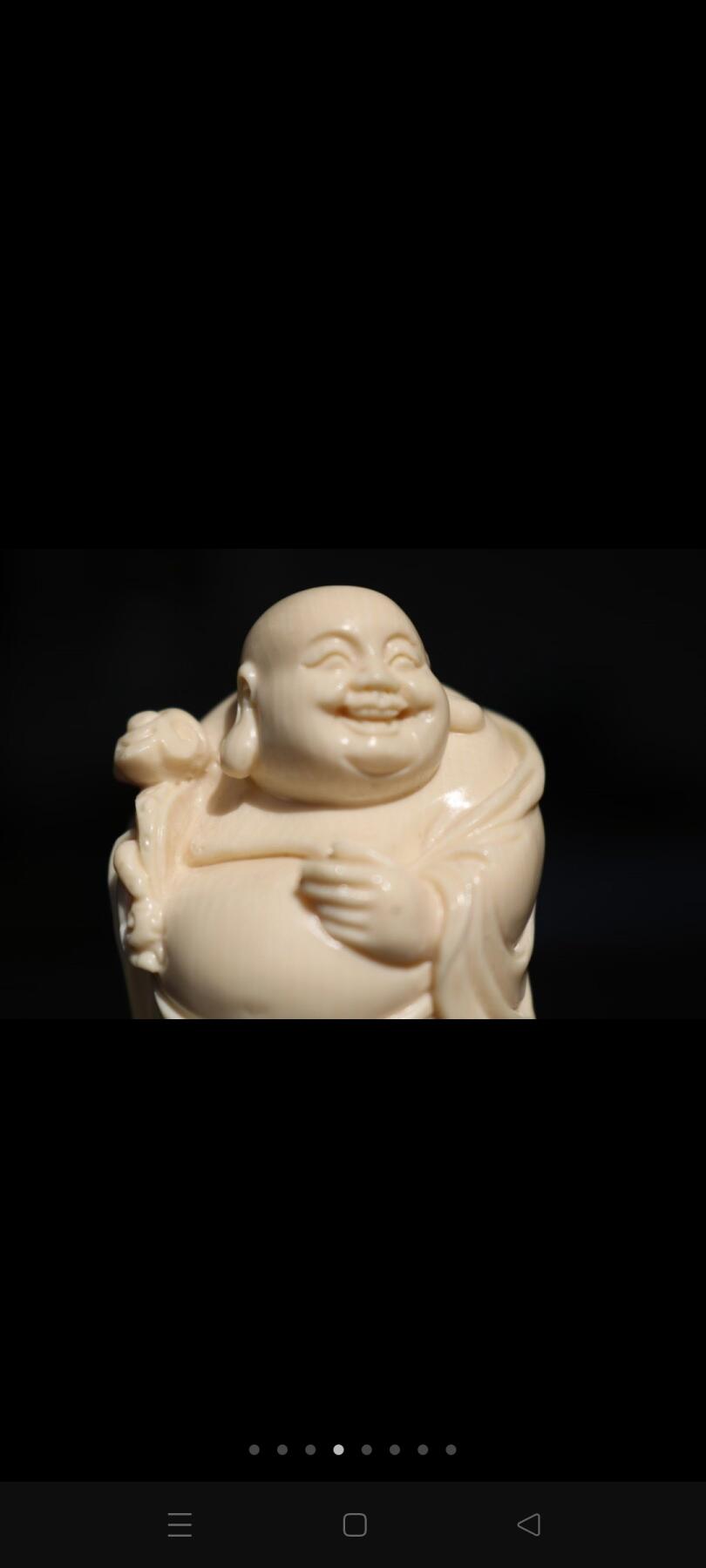 ya雕刻“弥勒佛”……