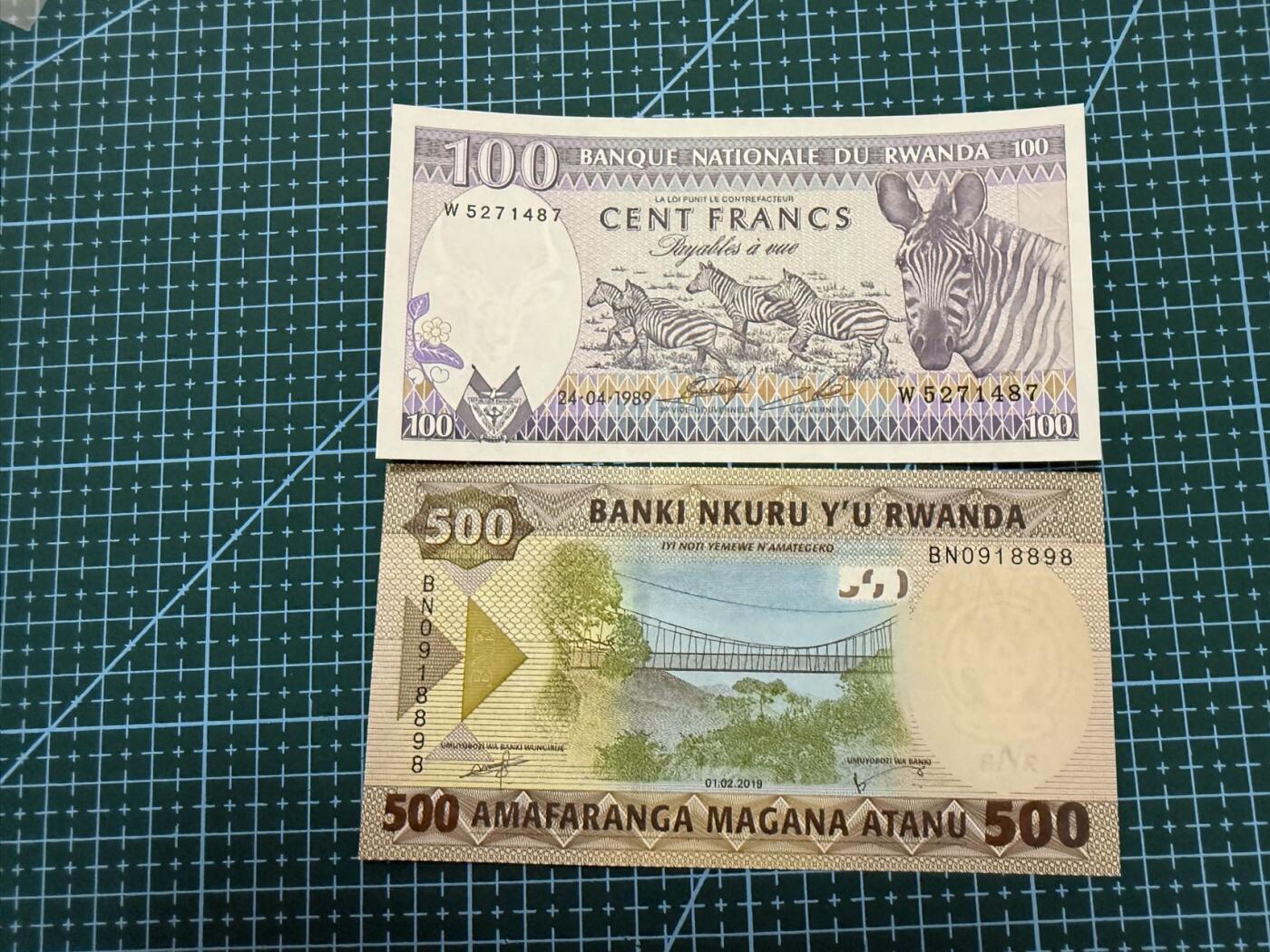 【炜奕收藏】，第四十期 卢旺达不同版本100-500法郎，UNC品相，包含一张倒置号