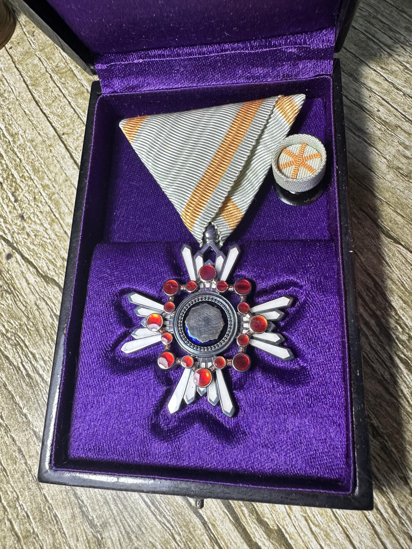 章，钱币 六等瑞宝章，四排钉，早期白字盒，银制