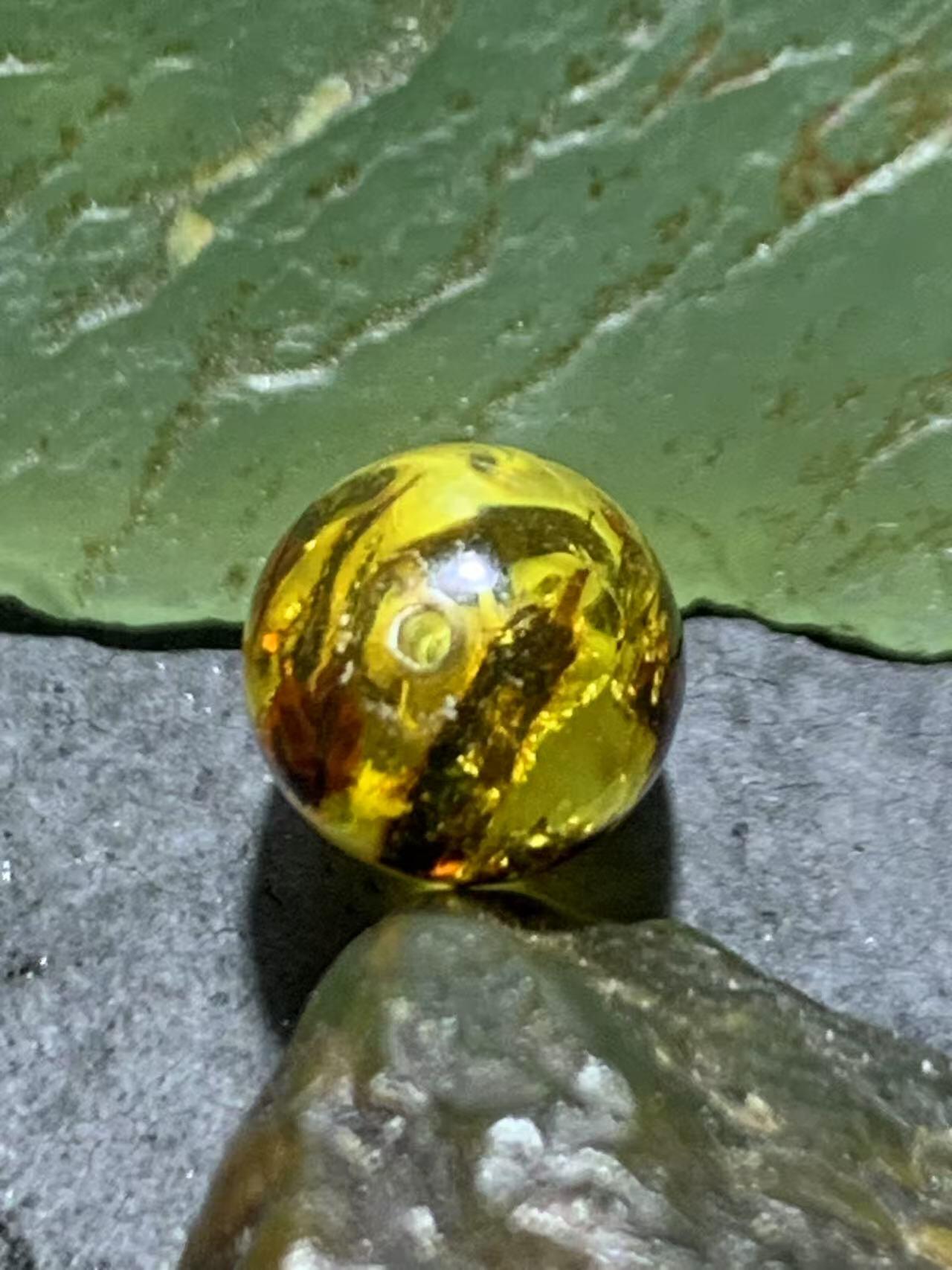 乌克兰花珀通货枣形桶珠一个，，