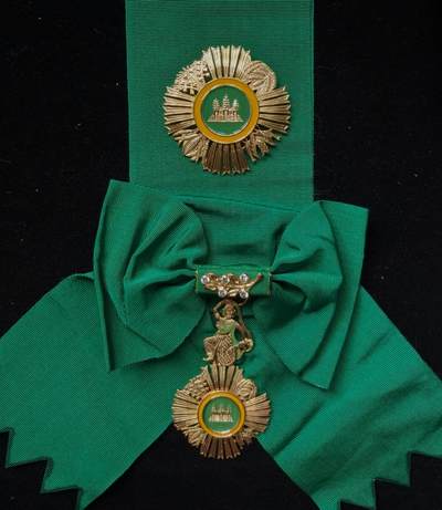 蜀地medal第10场精品专场拍卖 - 柬埔寨王国大十字级苏瓦塔拉勋章带盒、略一套