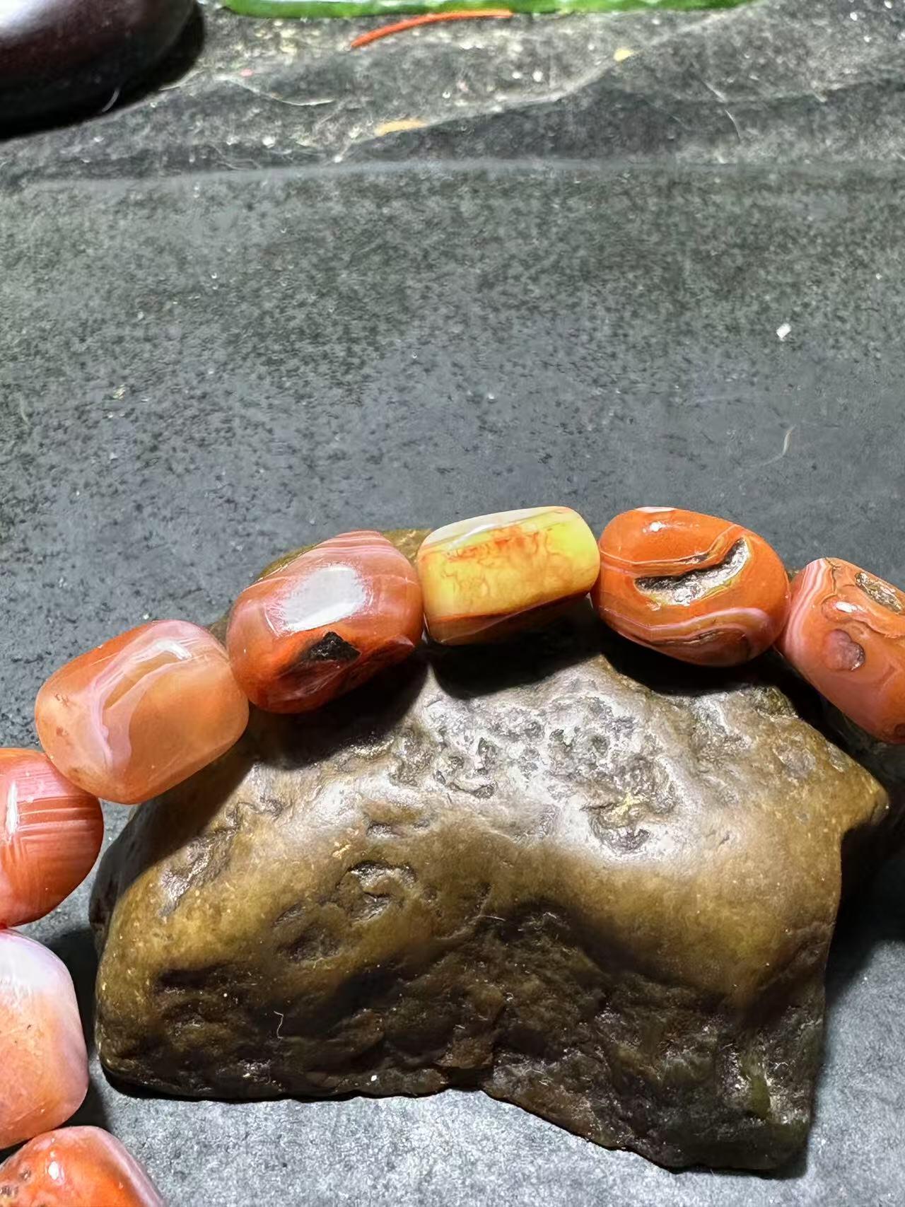川料红黄原皮包浆料南红玛瑙随形单圈手串一条，，，