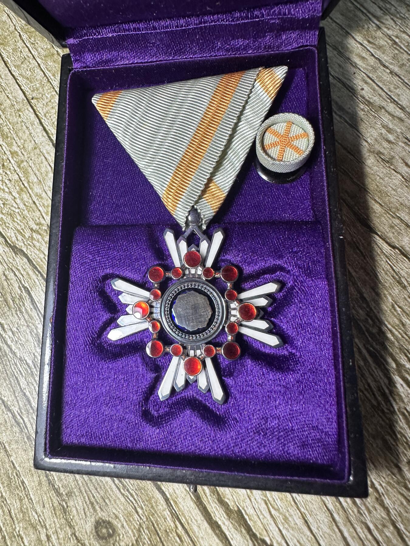 章，钱币 六等瑞宝章，四排钉，早期白字盒，银制