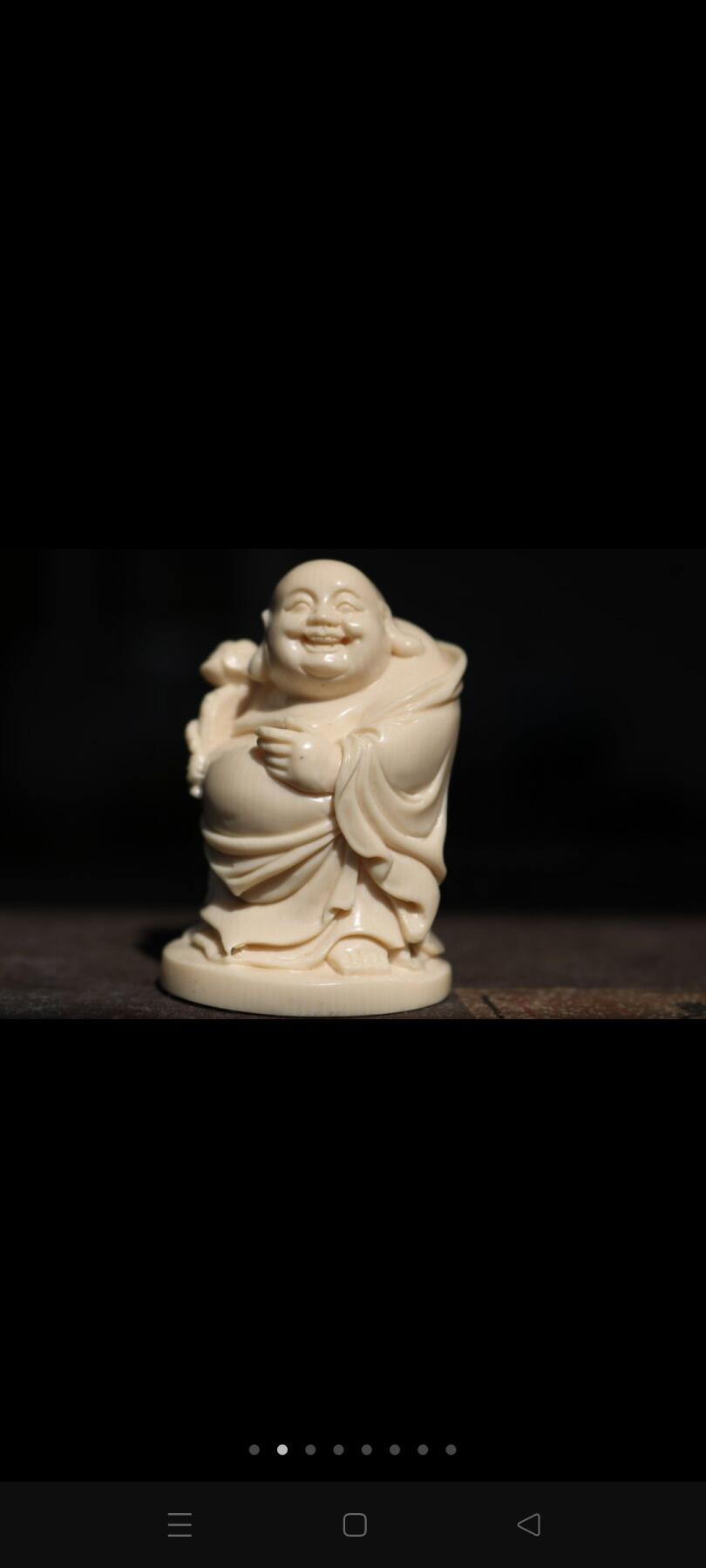 ya雕刻“弥勒佛”……