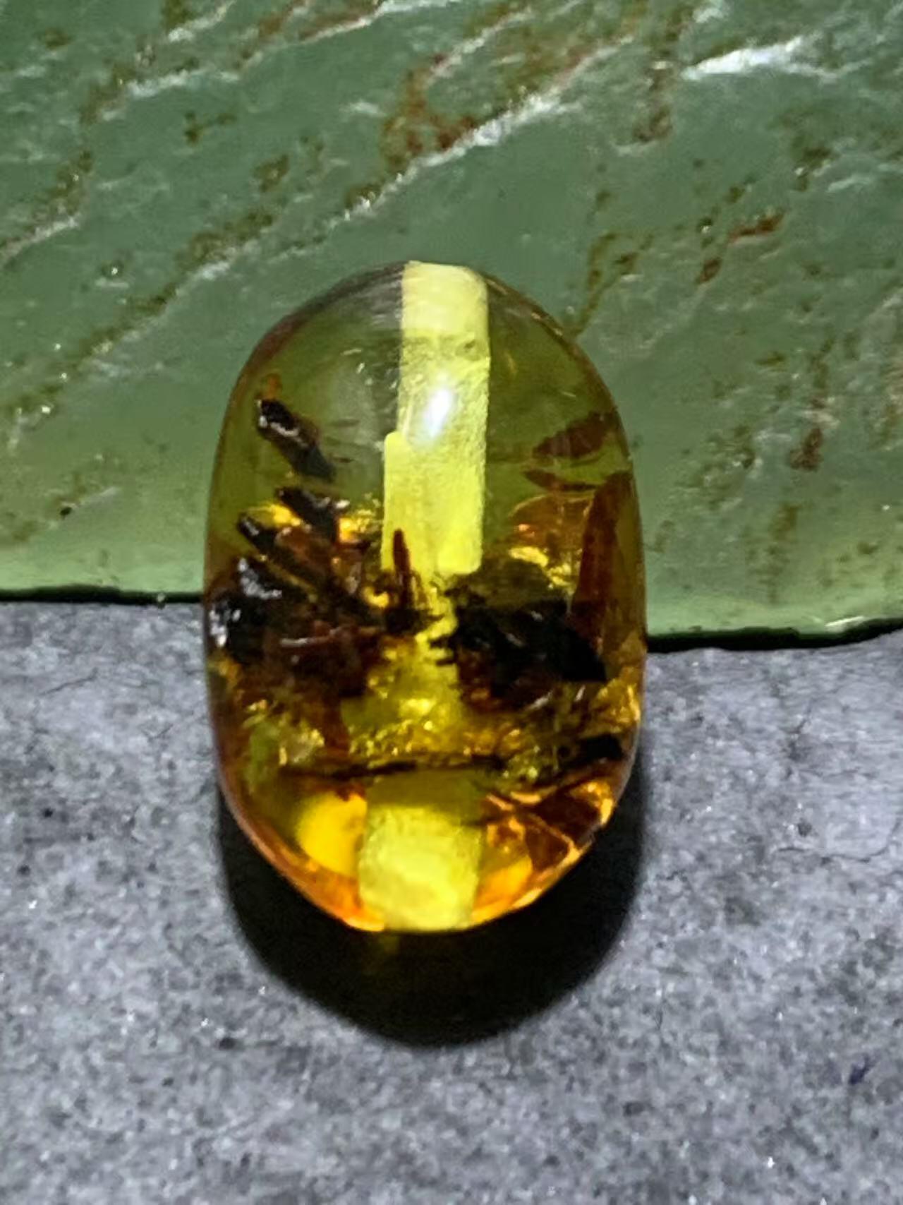 乌克兰花珀通货枣形桶珠一个，，