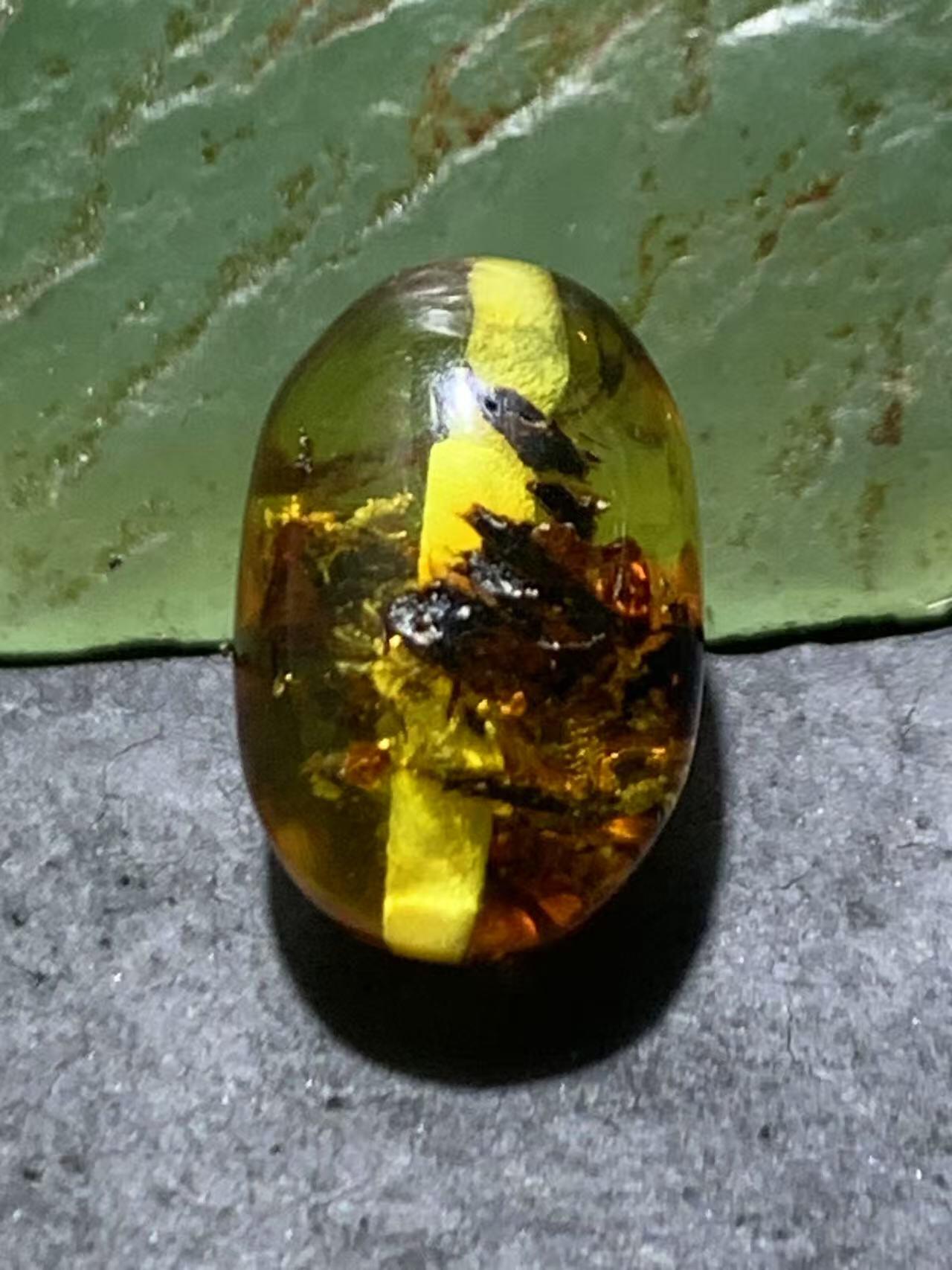 乌克兰花珀通货枣形桶珠一个，，