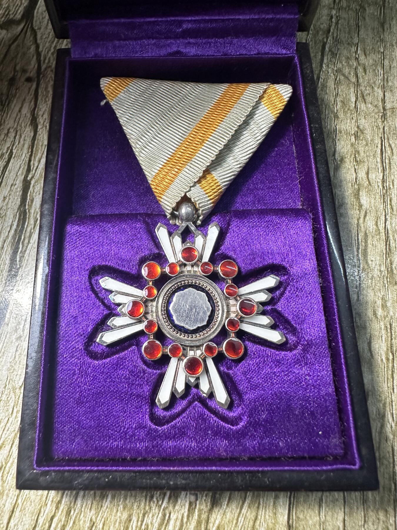 章，钱币 六等瑞宝章，白字盒，银制