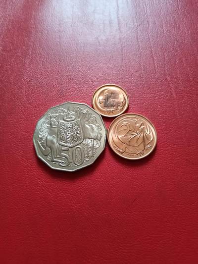 【云涧收藏】第五十一场 澳大利亚1983年1、2、50分3枚，BU