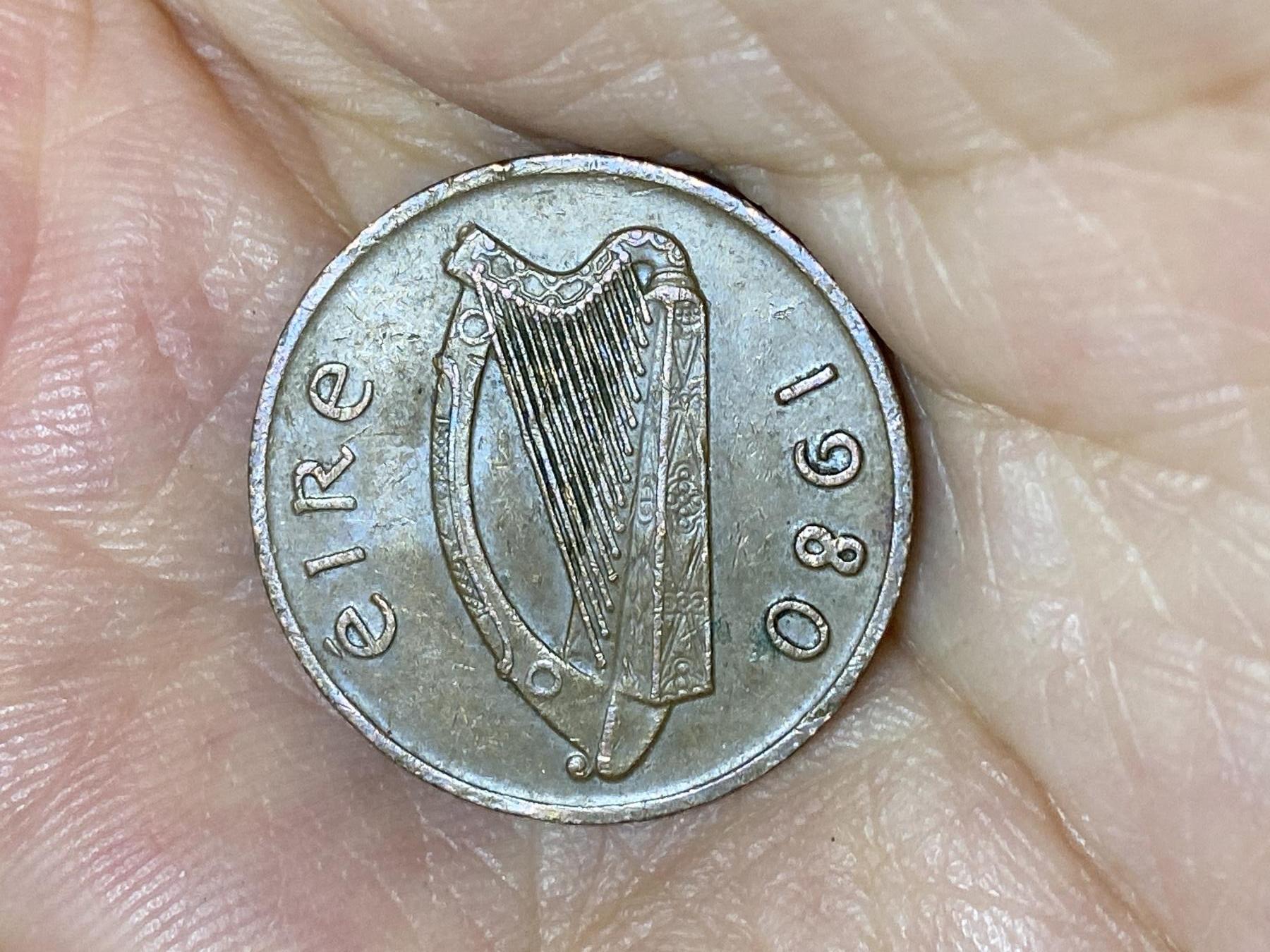 2025年第七十六场(总第一百零二场）外国好品散币(免佣金) 爱尔兰🇮🇪1980年1便士(共和国时期第二套第一版，青铜材质无磁版)