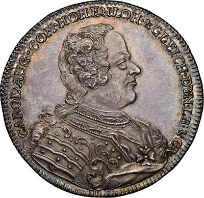 万国钱币拍卖第050期（万国五十期纪念大拍） - NGC MS64 1737年德国霍亨洛赫-凯奇贝格卡尔·奥古斯特伯爵火鸟大泰勒 罕见小邦名誉品种 无论包浆还是打制皆属顶级的存在 均匀一色的欧陆深五彩包浆覆盖 人物服饰及勋章细节刻画异常华丽 在十八世纪早期就有如此精湛的铸币实在令人惊叹