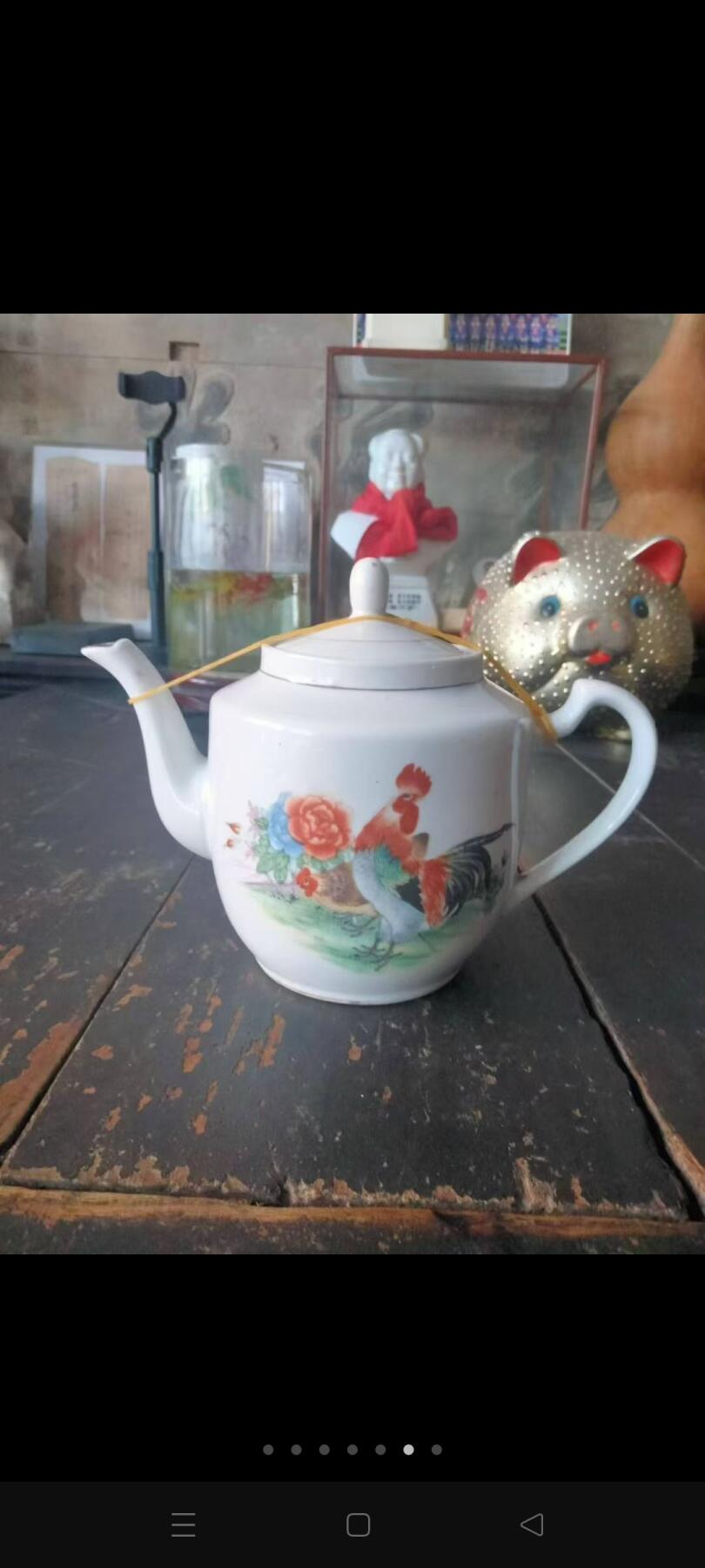 七十年代景德镇大吉大利壶一把，保老如图完整，看好下手保老不包退省的麻烦