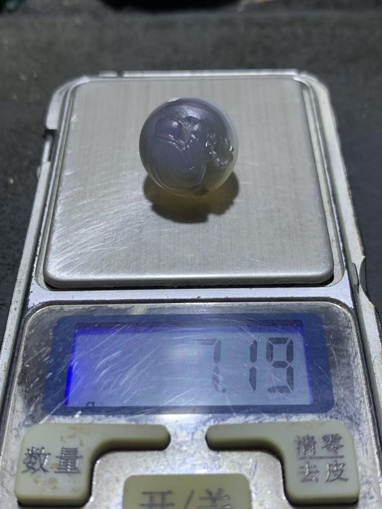 精品冰透高玉化药师玛瑙手工雕刻一心向佛珠子一颗，