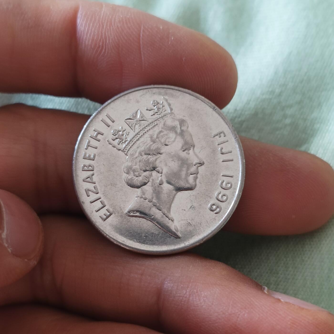 泡泡币外币第六十五场可代拍15038385335微信 斐济二十分\