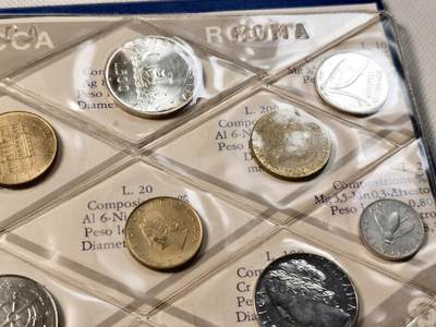 甄臻铺-世界币章拍卖（第28期），送拍享返佣金等优惠多多 1981年 意大利 卡装BU套币 共11枚 含500里拉帆船少女银币