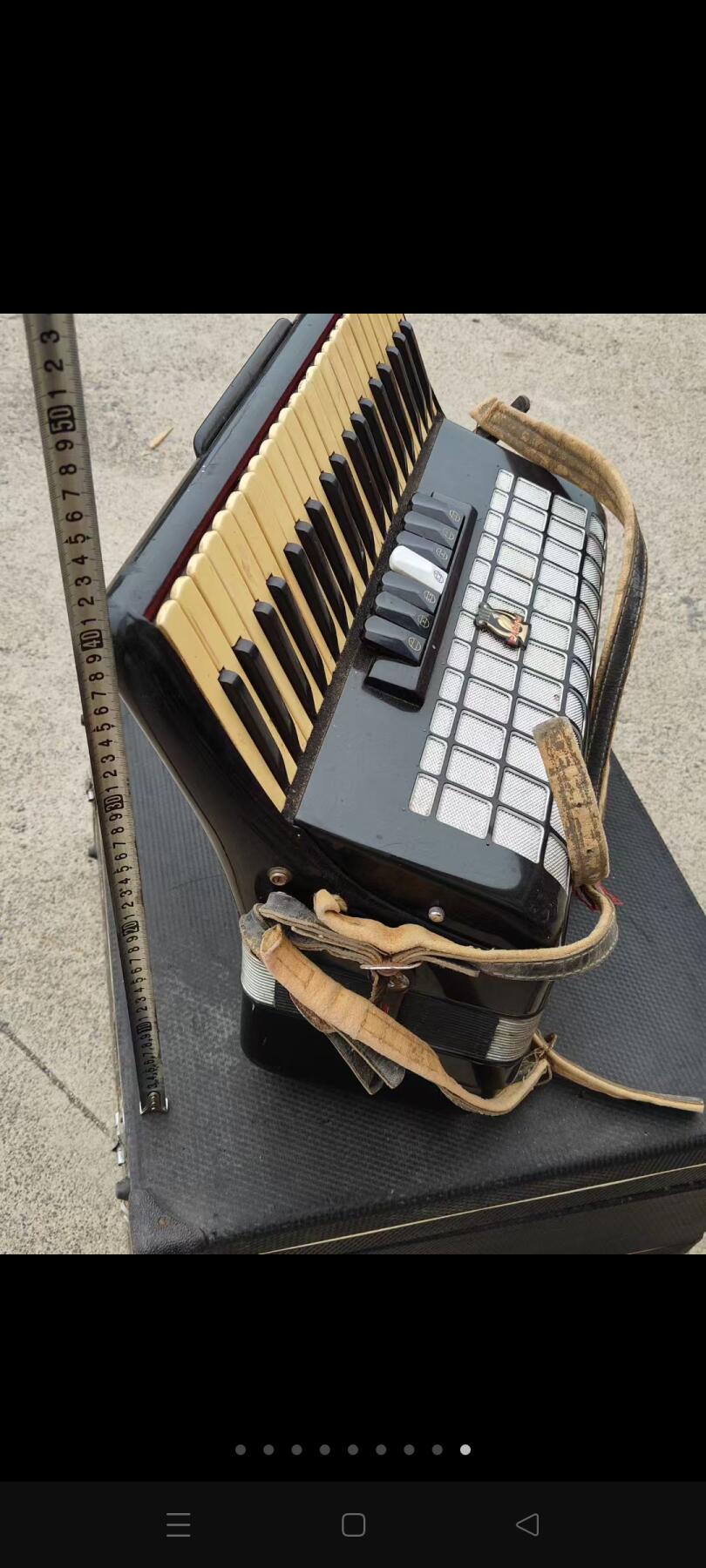 六七十年代鹦鹉牌120贝斯手风琴，四排簧，原盒包装，保存完好，品相一流，正常使用 六七十年代鹦鹉牌120贝斯手风琴，四排簧，原盒包装，保存完好，品相一流，正常使用