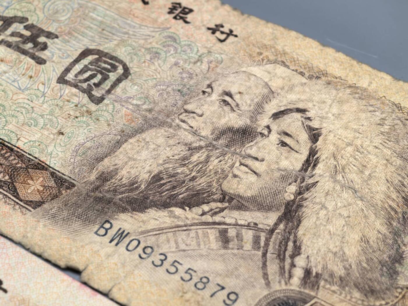 小驴勋章奖章收藏8月9日星期六晚18点拍卖（有偿代拍送拍规则在简介最后，店主微信码在最后一拍品，参拍须阅读规则后再参拍，关系到运费包装发货时效真假辨别等关键信息，送拍规则在介绍最后面） 四版805一对