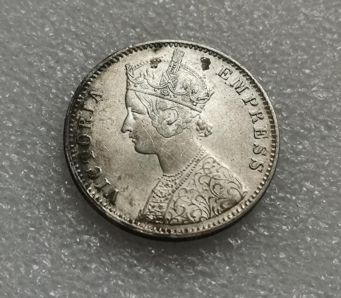 瓶子🏺第202期拍卖会  英属印度1901年维多利亚1卢比银币  带光好品