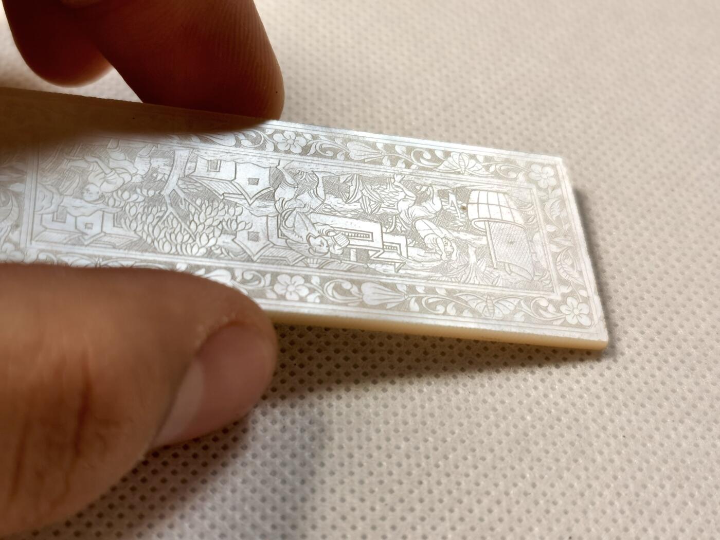甄臻铺-世界币章拍卖（第28期），送拍享返佣金等优惠多多 清代螺钿筹码，1820年清代工匠手工制作出口至欧美贵族的贝母制品，雕刻精美，不可再生，此制作材料已不允许开采