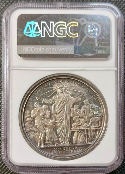 甄臻铺-世界币章拍卖（第28期），送拍享返佣金等优惠多多 NGC-MS64 1919年梵蒂冈本笃十五世纪念银章，Bartolotti手册编号E-919。正面是教皇本笃十五世侧面肖像，背面是耶稣施救一战伤员场景，刻工精美。直径44毫米，重约37克，品相完好，表面带银光，NGC唯一记录。