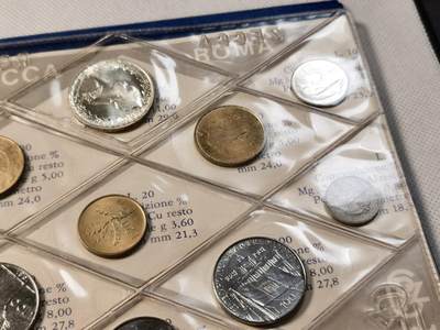 甄臻铺-世界币章拍卖（第28期），送拍享返佣金等优惠多多 1981年 意大利 卡装BU套币 共11枚 含500里拉帆船少女银币