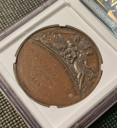 甄臻铺-世界币章拍卖（第28期），送拍享返佣金等优惠多多 NGC-MS64 1869年法国动物保护协会铜章，由大师GAQUE制作，直径41毫米。正面是拿破仑三世头像，背面是动物保护主题图案，刻有