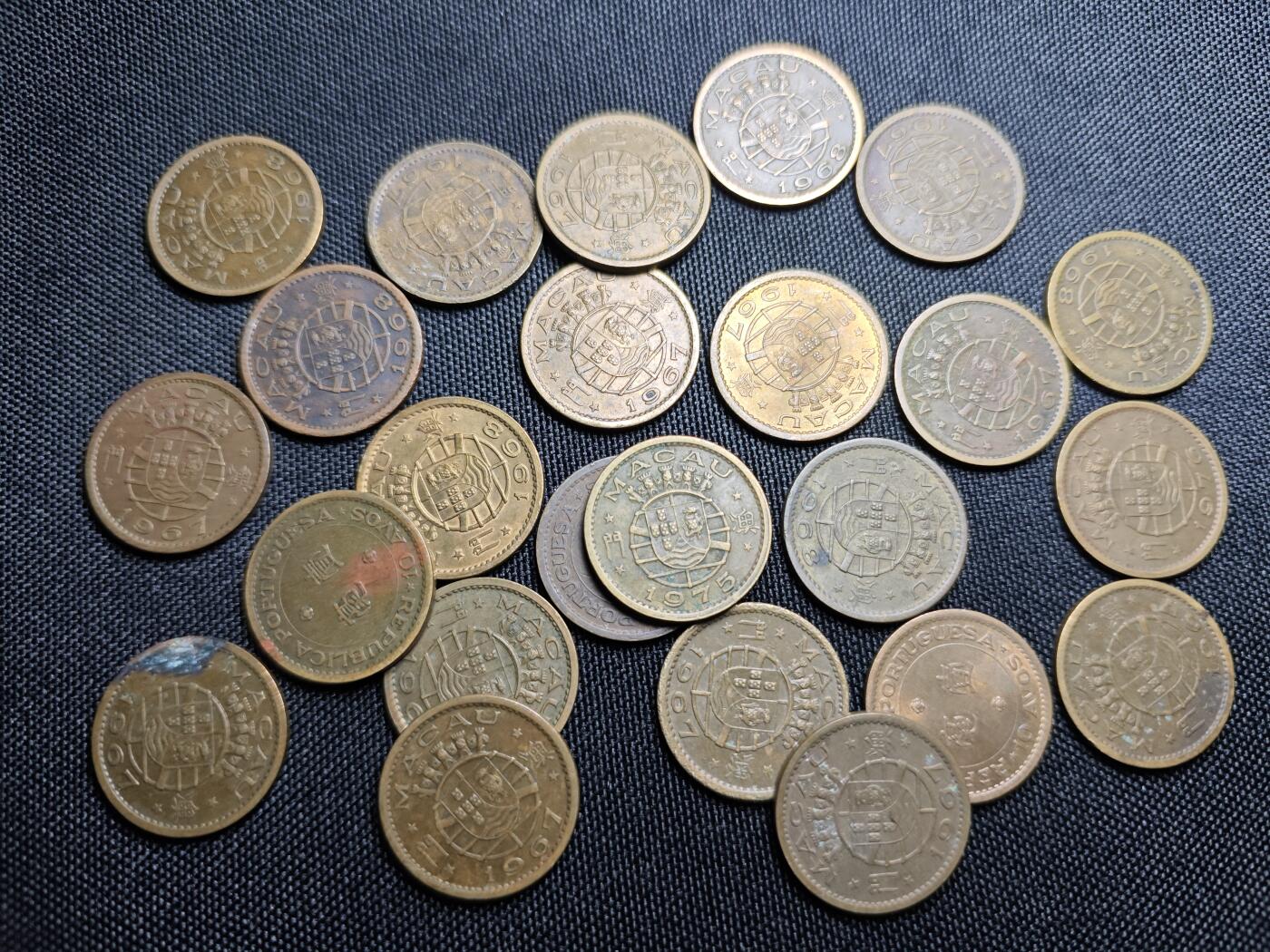 KK钱币收藏小铺 《批量/好品散币 套币 银币》专场 2月预留时间 周末发货  澳门一毫铜币24枚一组