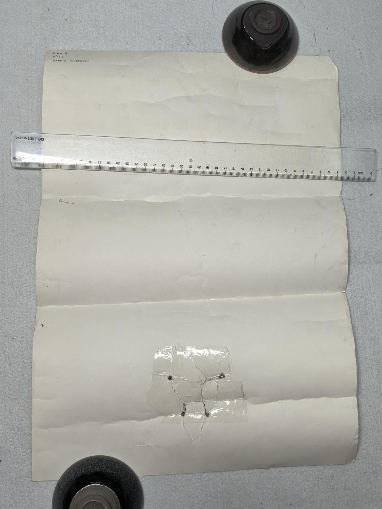 小驴勋章奖章收藏8月9日星期六晚18点拍卖（有偿代拍送拍规则在简介最后，店主微信码在最后一拍品，参拍须阅读规则后再参拍，关系到运费包装发货时效真假辨别等关键信息，送拍规则在介绍最后面） 南斯拉夫大证书 一级劳动勋章早期版本，1974年签发。（后面胶带补了一下）