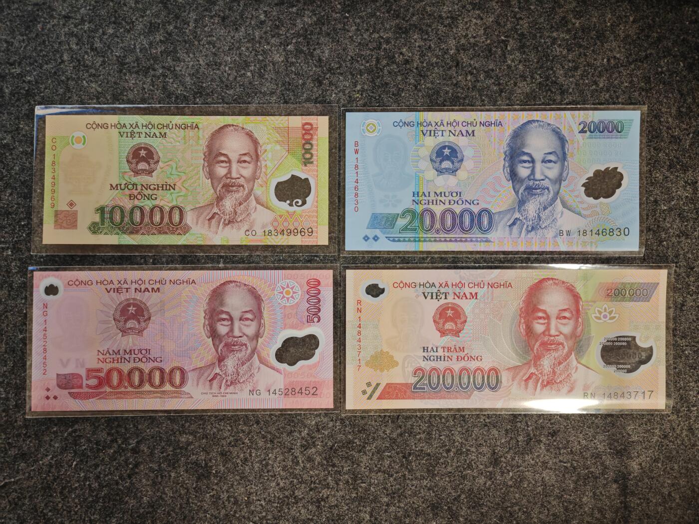【礼羽收藏】🌏世界钱币拍卖第99期 亚洲，越南，4张面值，塑料钞，全新UNC