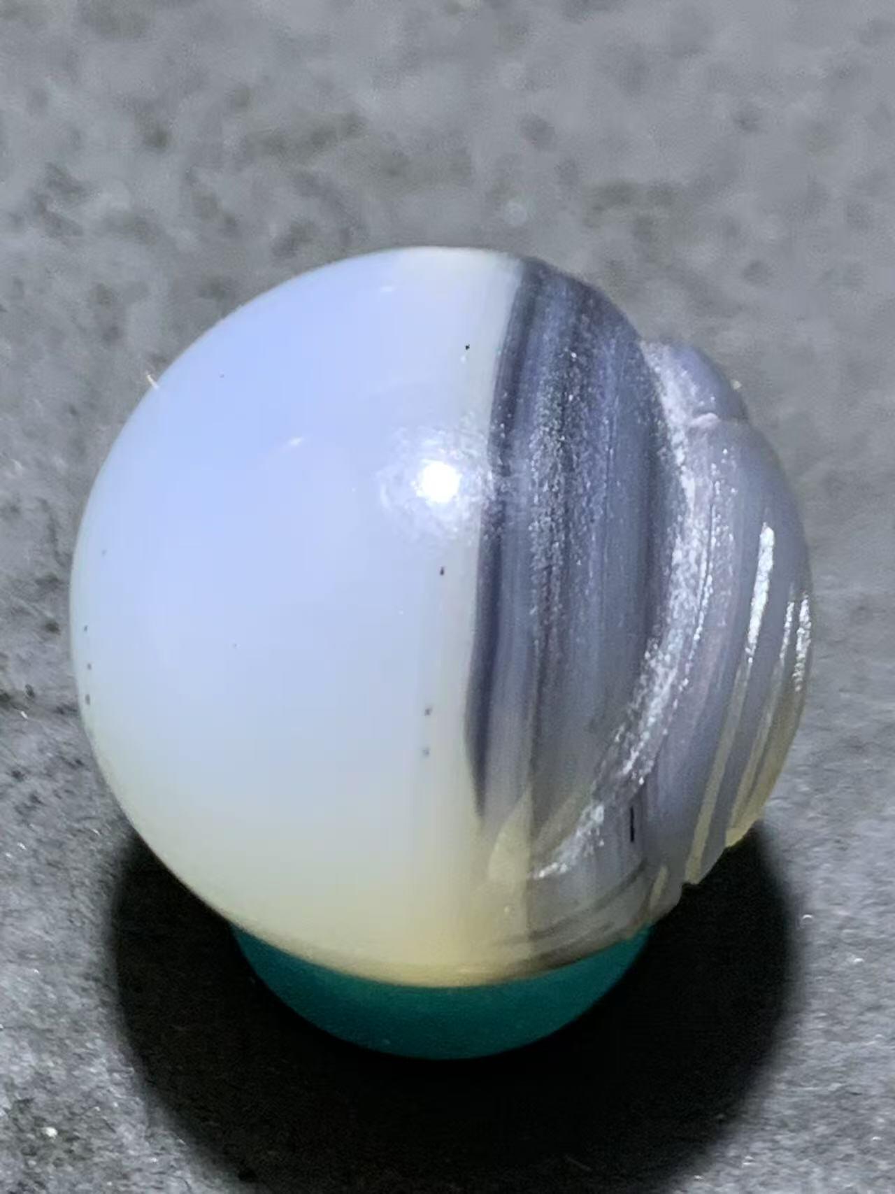 精品冰透高玉化药师玛瑙手工雕刻一心向佛珠子一颗，