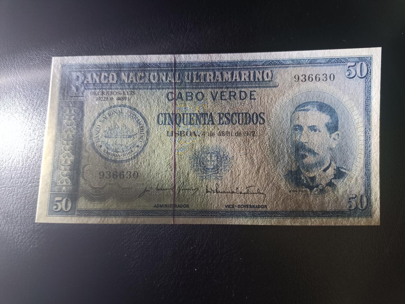 2025八月第二期（总187期） 葡属佛得角1972年50埃斯库多AUNC无47背面图案有磨损，品托总督和大西洋银行经典的女性目送船队出海图案，稀有殖民地品种
