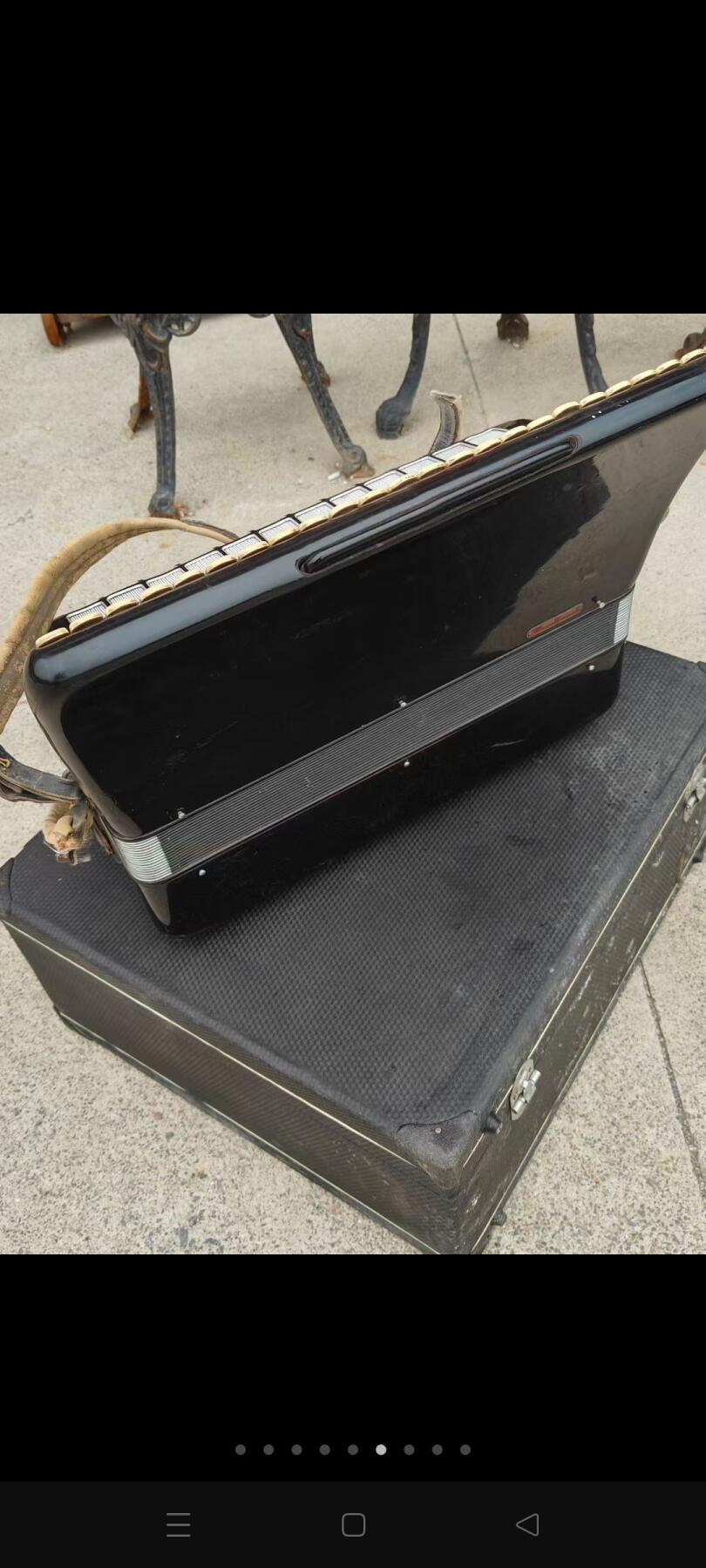 六七十年代鹦鹉牌120贝斯手风琴，四排簧，原盒包装，保存完好，品相一流，正常使用 六七十年代鹦鹉牌120贝斯手风琴，四排簧，原盒包装，保存完好，品相一流，正常使用