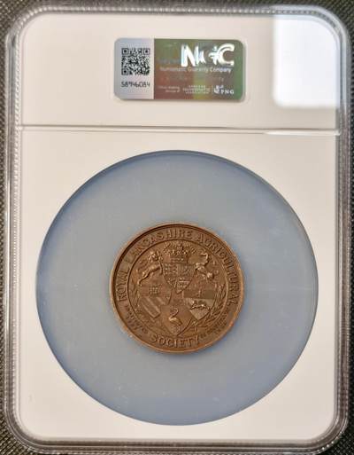 甄臻铺-世界币章拍卖（第28期），送拍享返佣金等优惠多多 NGC-MS63BN 1922年英国兰开夏农业学会Royal Lancashire Agricultural Society铜章，正面刻有英国皇家徽章和狮子独角兽图案，背面是农业女神手持麦穗和太阳光芒，环绕着