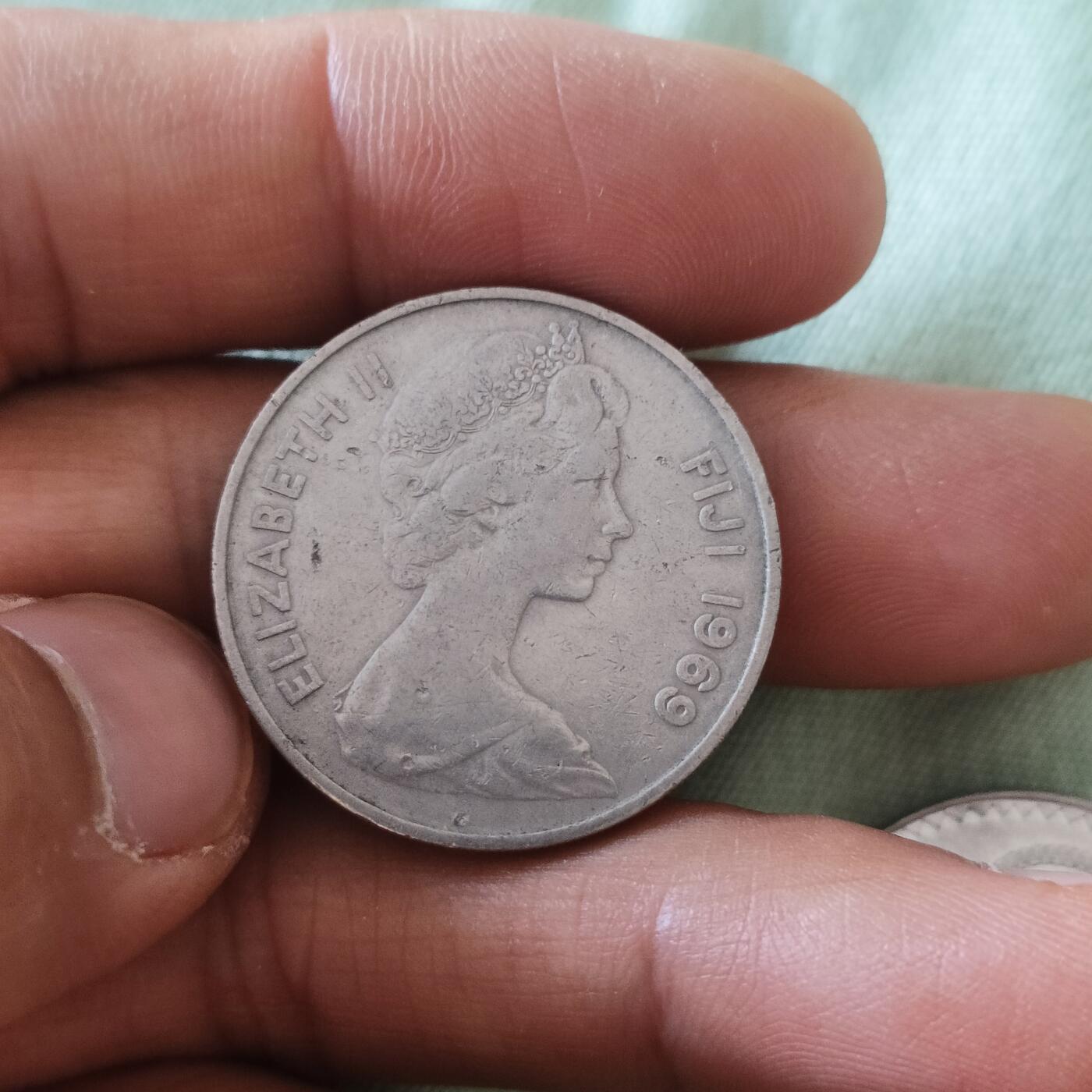 泡泡币外币第六十五场可代拍15038385335微信 斐济花环二十分