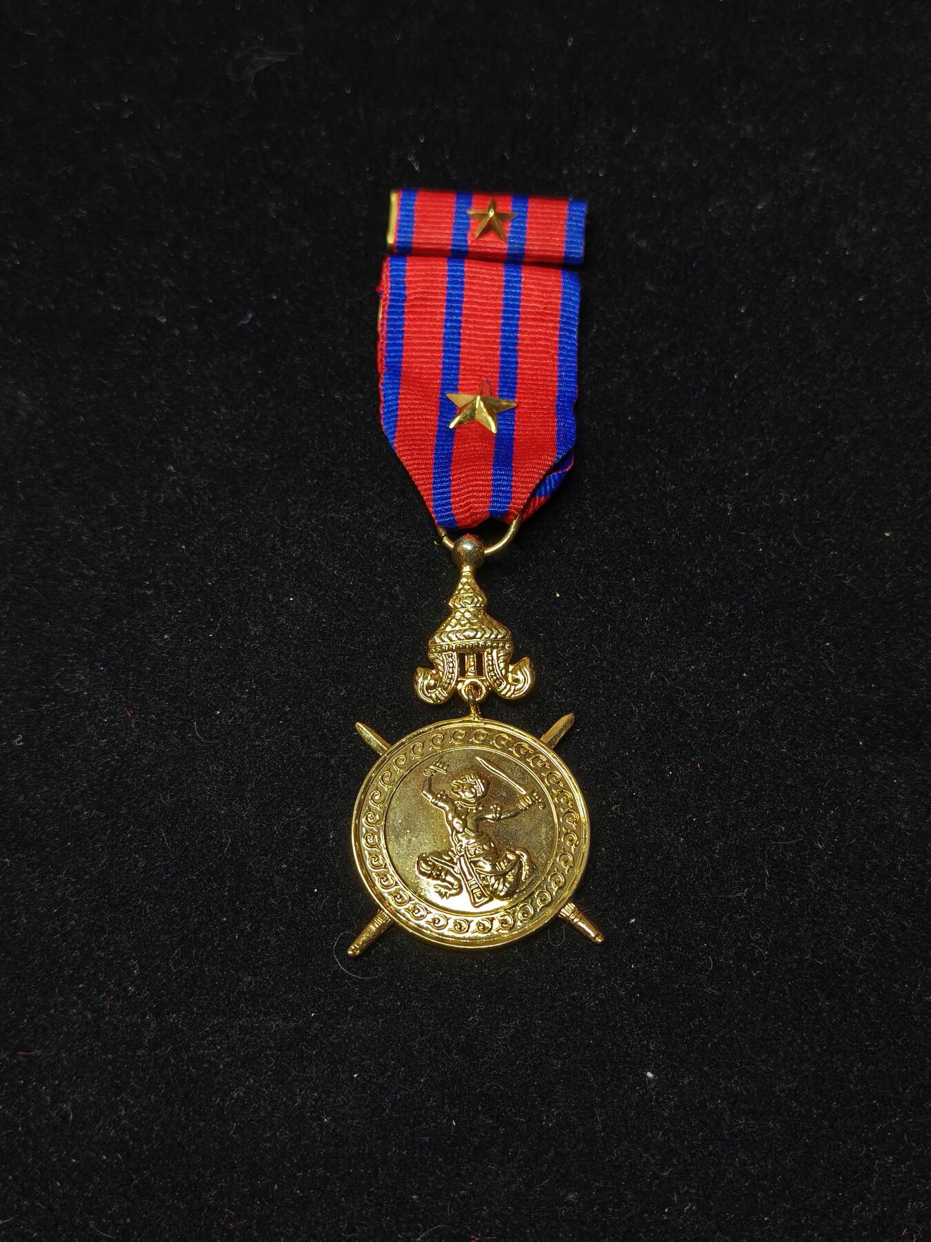蜀地medal第10场精品专场拍卖 柬埔寨金级国防奖章 带原盒 带战斗星勋饰