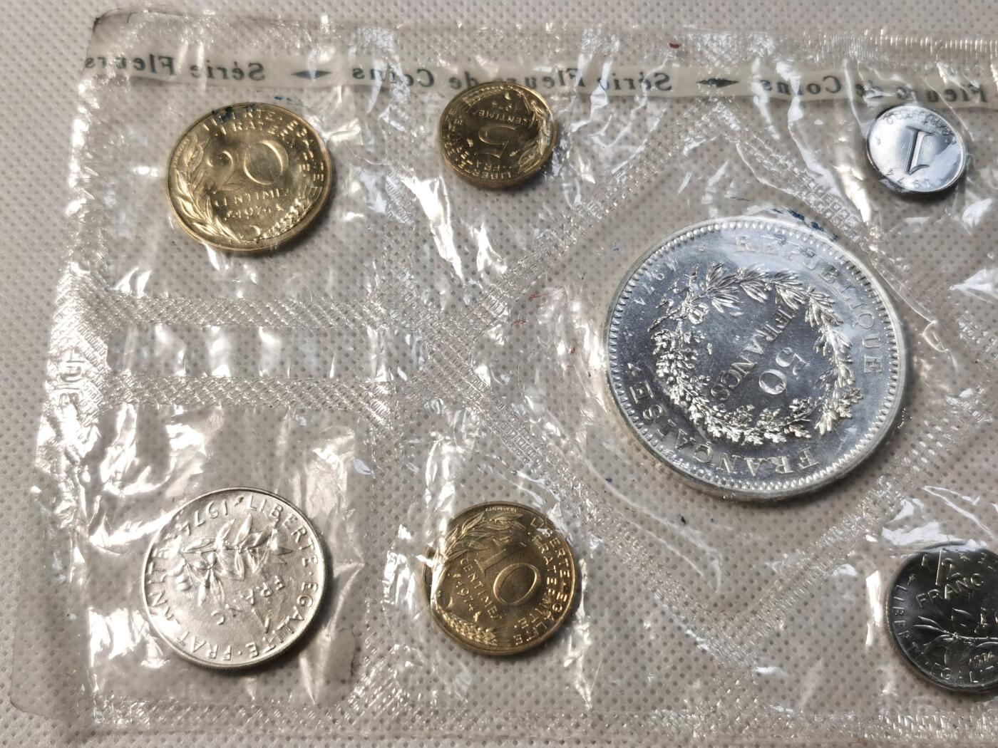 甄臻铺-世界币章拍卖（第28期），送拍享返佣金等优惠多多
