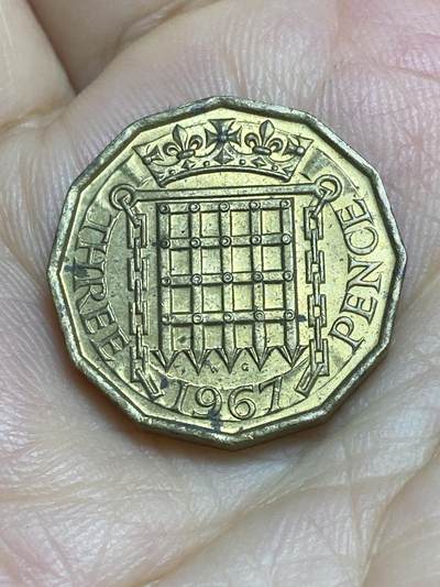 2025年第七十七场(总第一百零三场）外国好品散币(免佣金) - 英国🇬🇧1967年3便士(伊丽莎白二世青年桂冠第二版，普制币关门年)