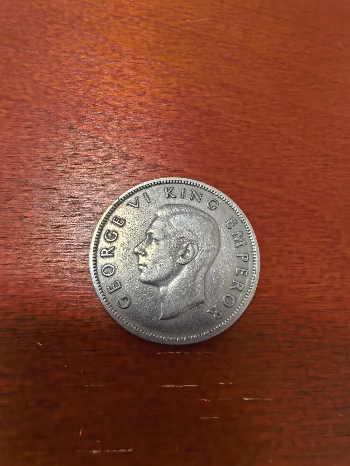 长老汇蛇年精选第三十四场拍卖 1947新西兰乔治六世半克朗铜镍币，独年份，克书200美金