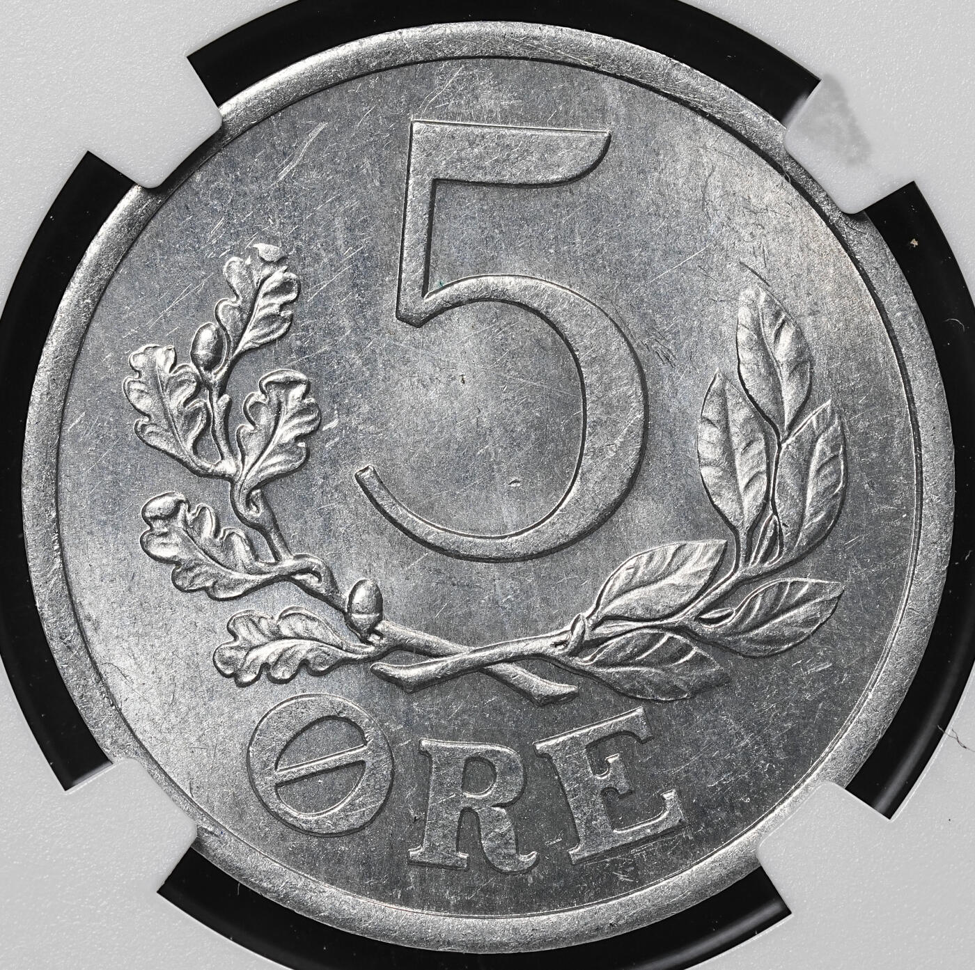 修遠堂世界钱币第八十期 NGC评级 1941年德占丹麦2，5欧尔铝币