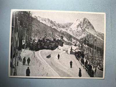 盛世勋华——号角文化勋章邮票专场拍卖第274期 - 德国（1939）1936年柏林奥运会大尺寸宣传照片 奥林匹克雪橇赛道建成的第一个弯道，背景是美丽的雪景以及瓦克斯泰因山