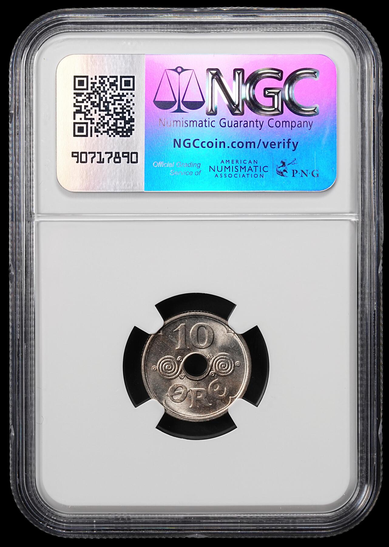 修遠堂世界钱币第八十期 NGC MS66 1940年丹麦中孔10欧尔