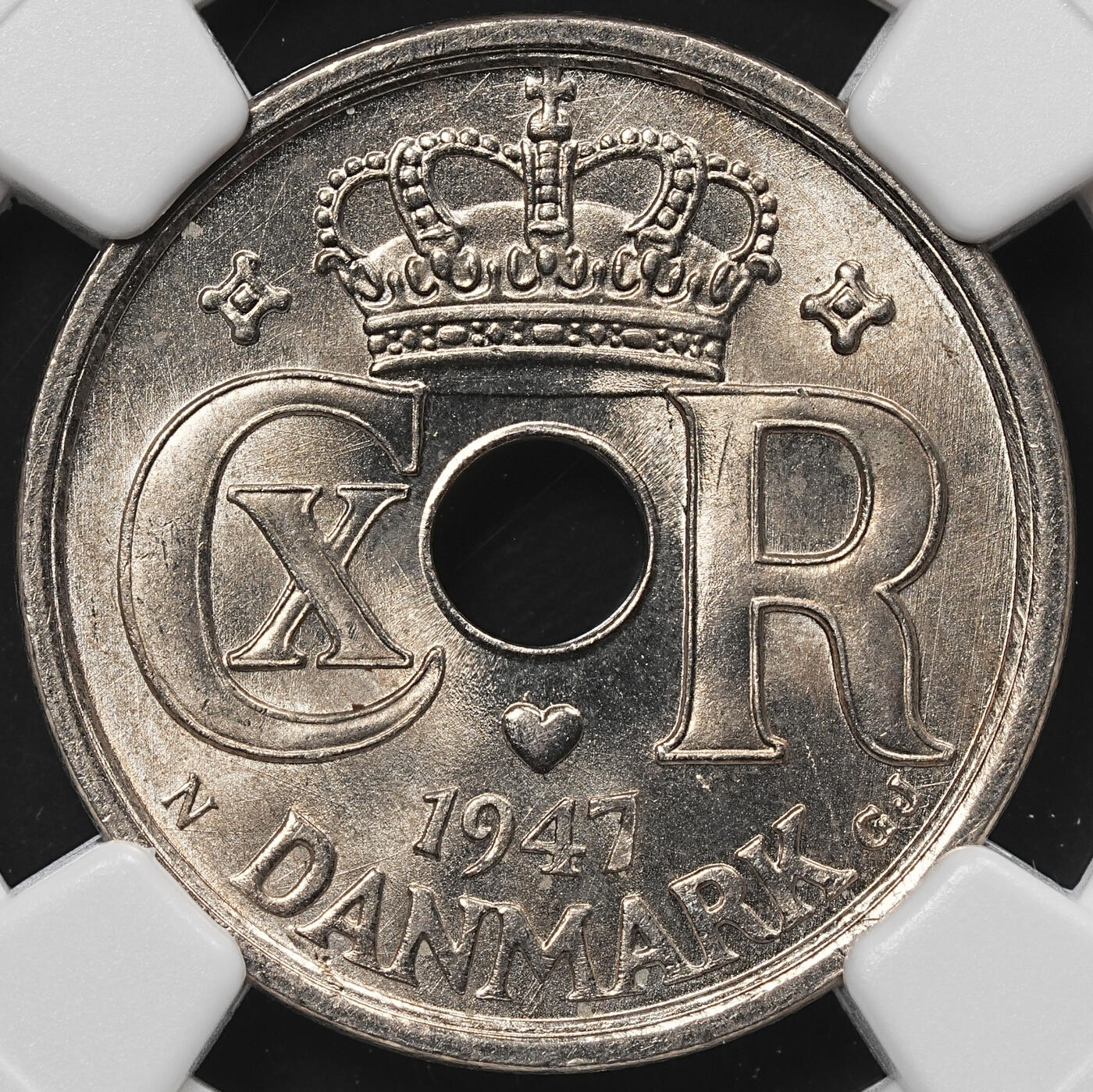 修遠堂世界钱币第八十期 NGC MS65 1947年丹麦中孔25欧尔