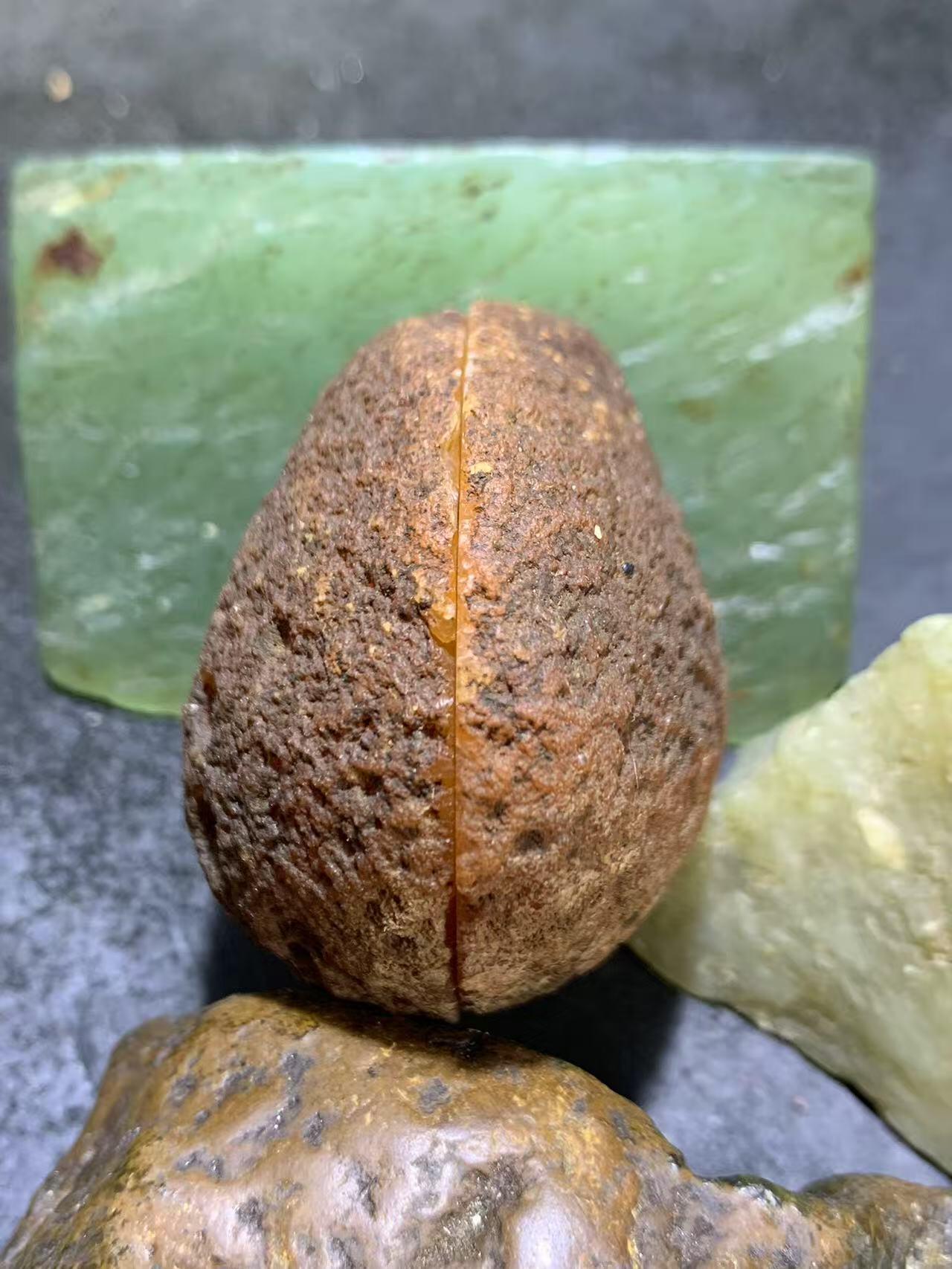 精美亚光原皮冻料冰飘心战国红玛瑙对切原石摆件一对