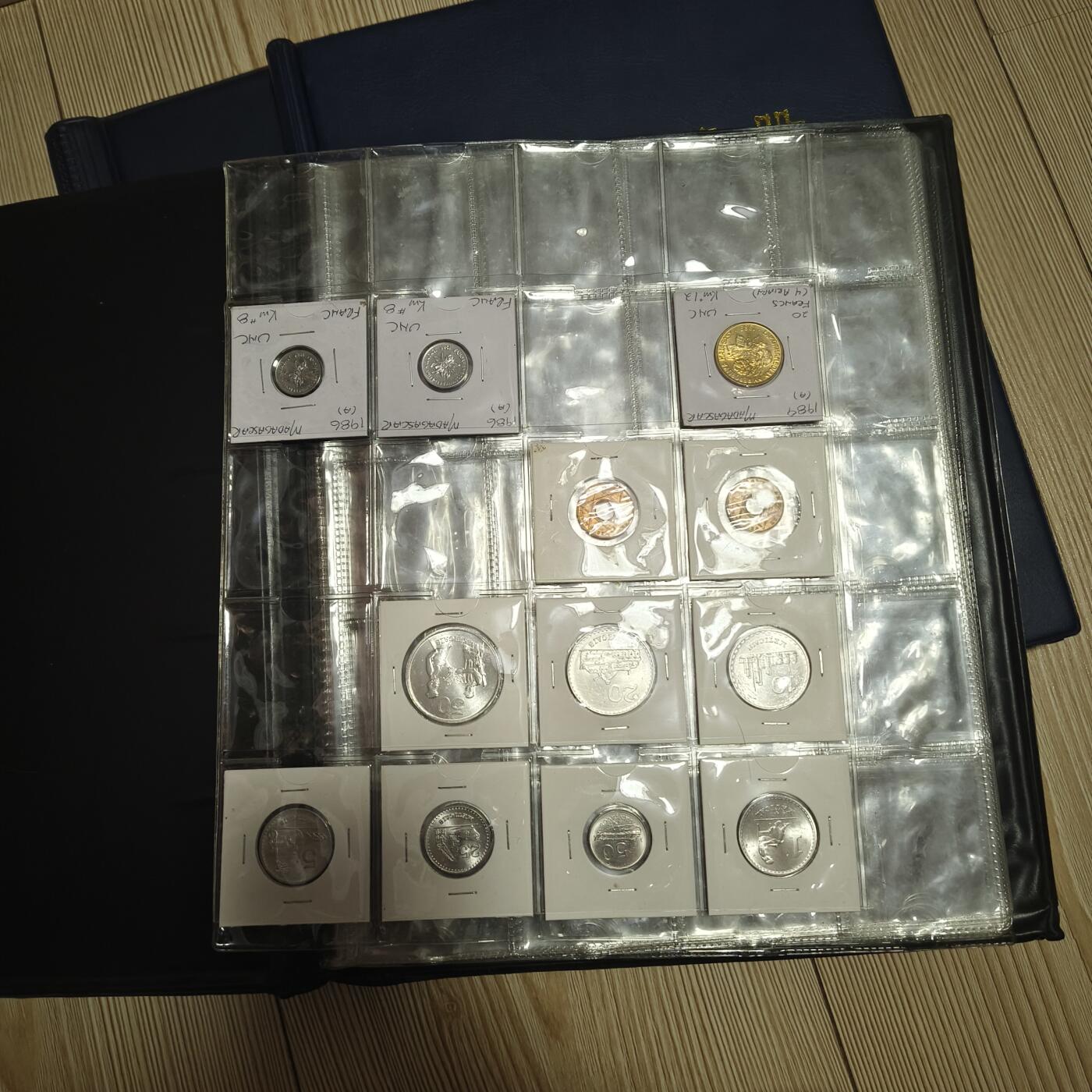 【全场包邮】纯粹捡漏拍450场 【收藏工具】钱币收藏册空册3册（钱币页仅供对比参考）-单册4×5页面10页共计可存600枚
