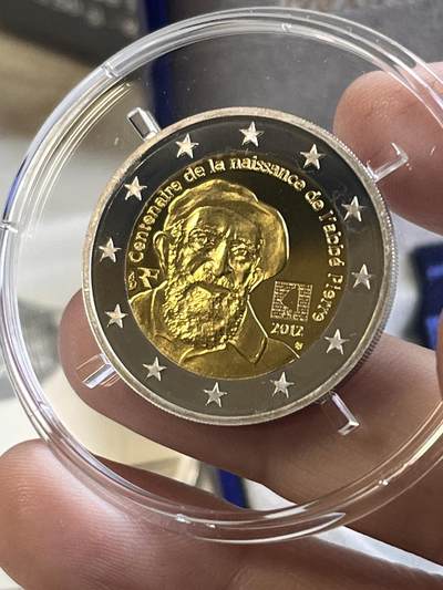 第170期拍卖【长期征集拍品】 - 法国2012年皮埃尔诞辰 一佰周年2欧元双金属精制纪念币，国外目前售价200多欧元