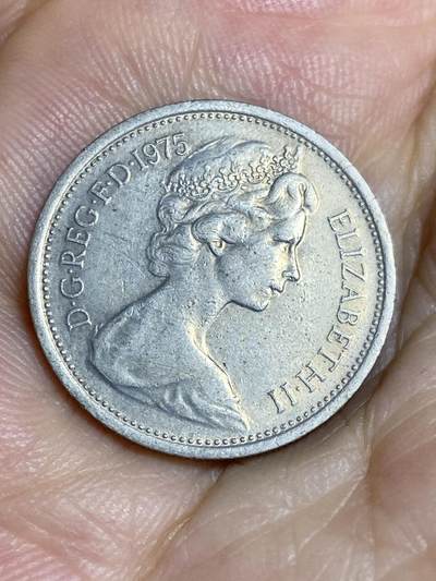 2025年第七十八场(总第一百零四场）外国好品散币(免佣金) - 英国🇬🇧1975年5新便士(伊丽莎白二世中年花冠，十进制第一版)