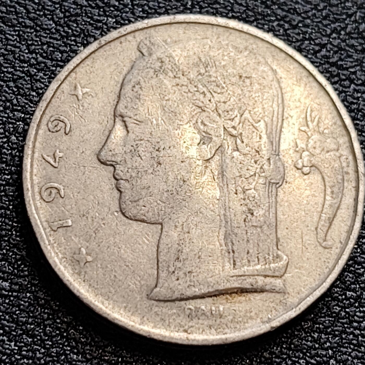 泉币菌-第75场-各国散币场 比利时1949年5法郎铜镍币（佛兰芒文版BELGIË），谷物女神，24mm