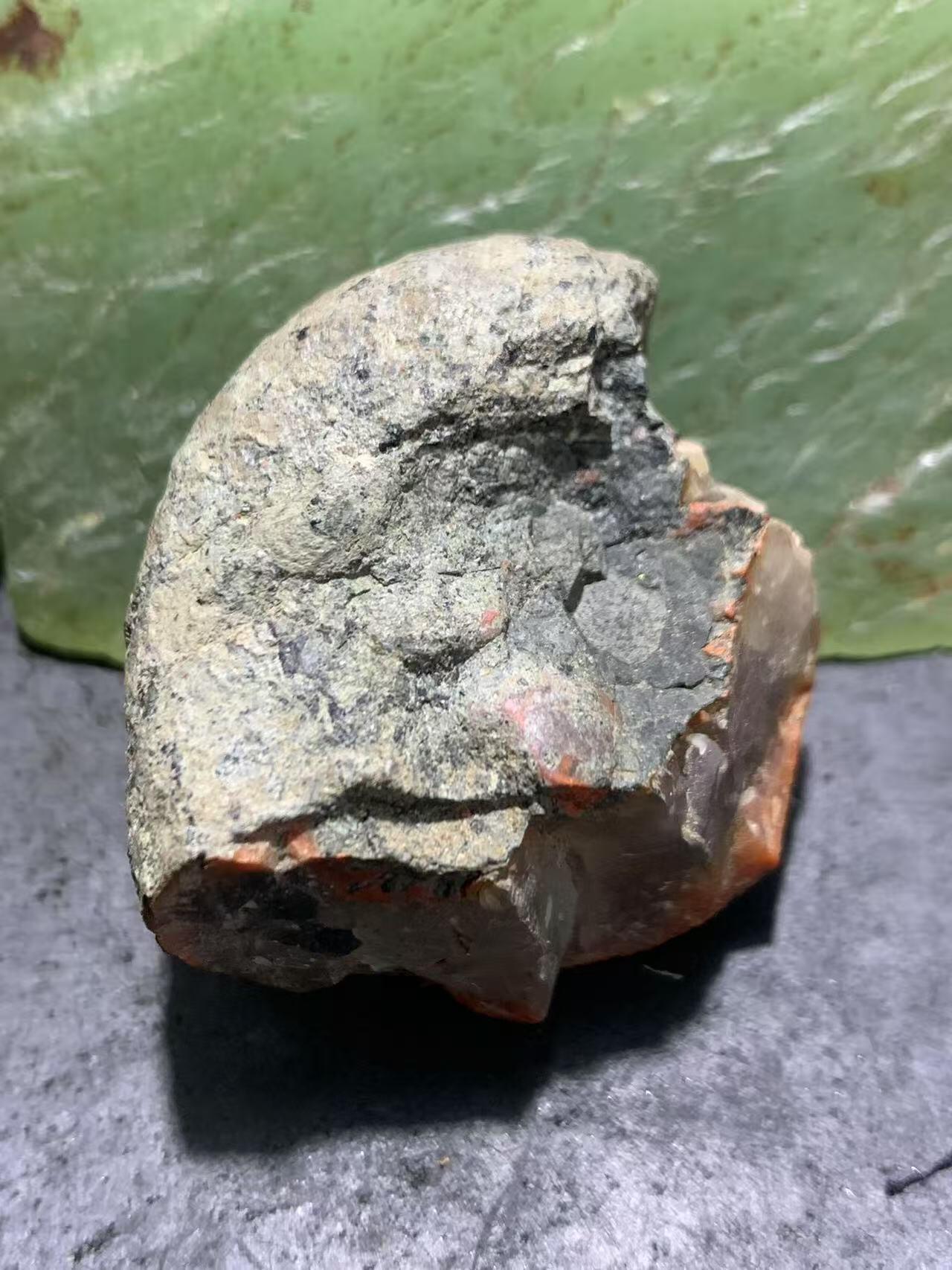 精美原皮荔枝冻飘柿子红大开窗料南红玛瑙原石一颗，