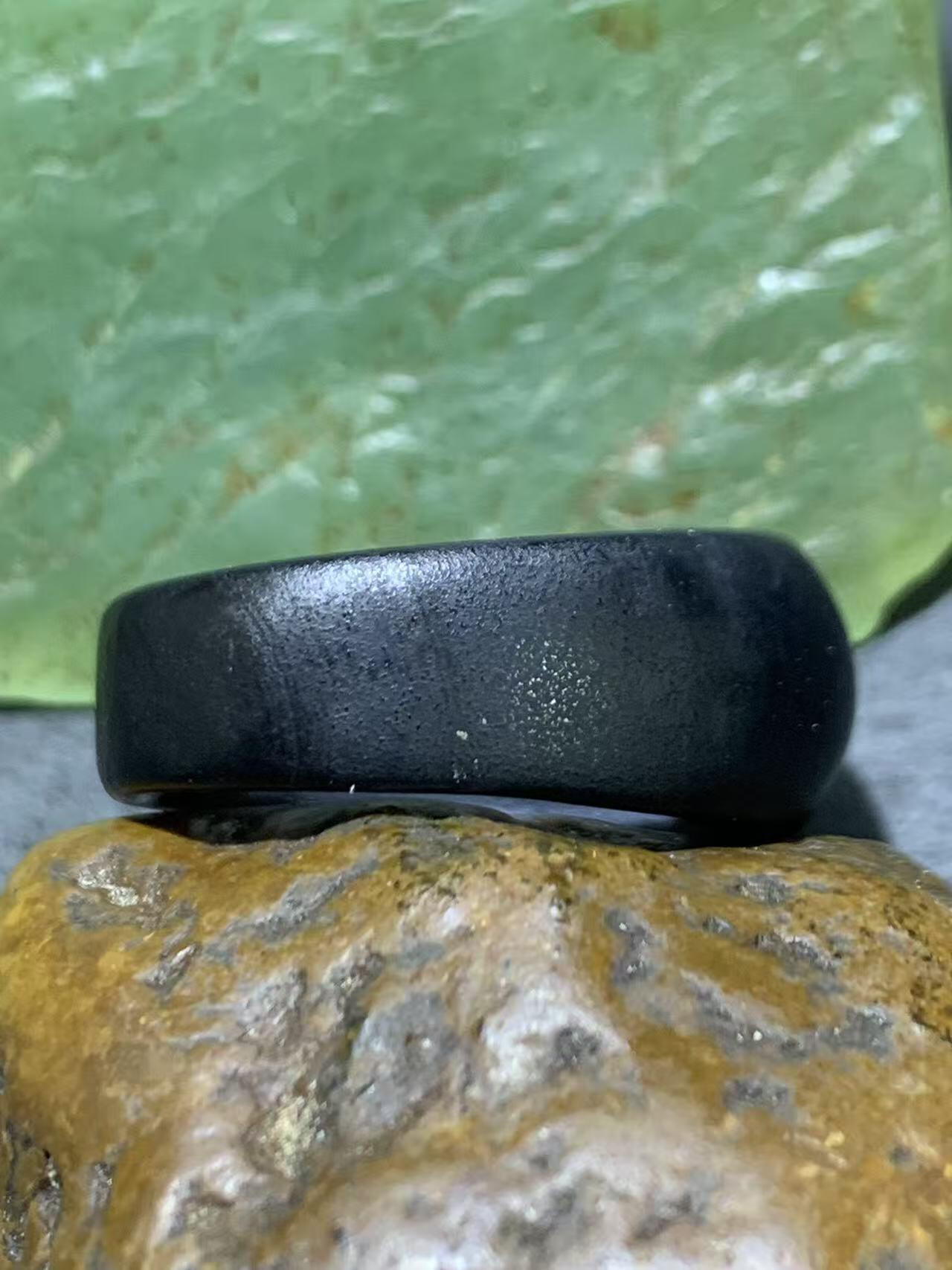 风化纹药师玛瑙通货戒指一个，