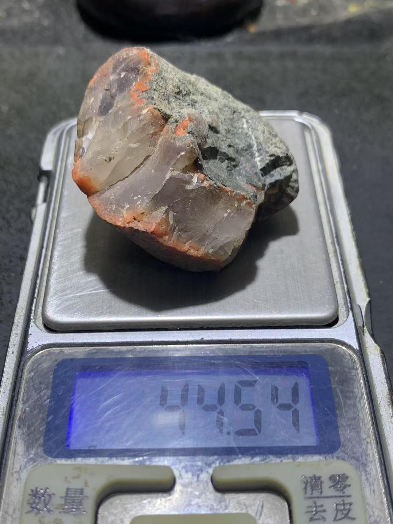 精美原皮荔枝冻飘柿子红大开窗料南红玛瑙原石一颗，