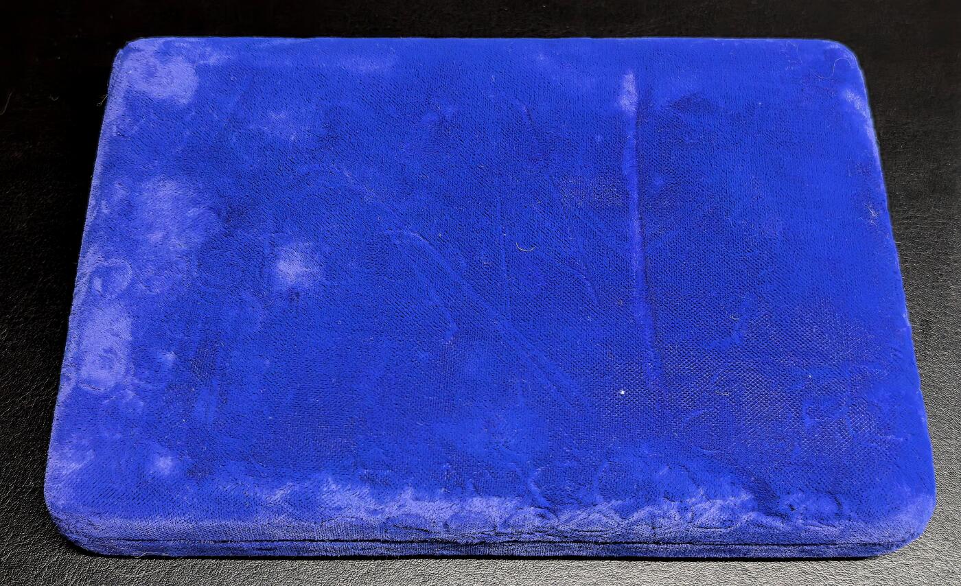 凡希社世界钱币微拍第三百零九期 1982中国澳门龙纹双鱼福禄寿全银版精铸PS，原厂卡装附绒盒证书。